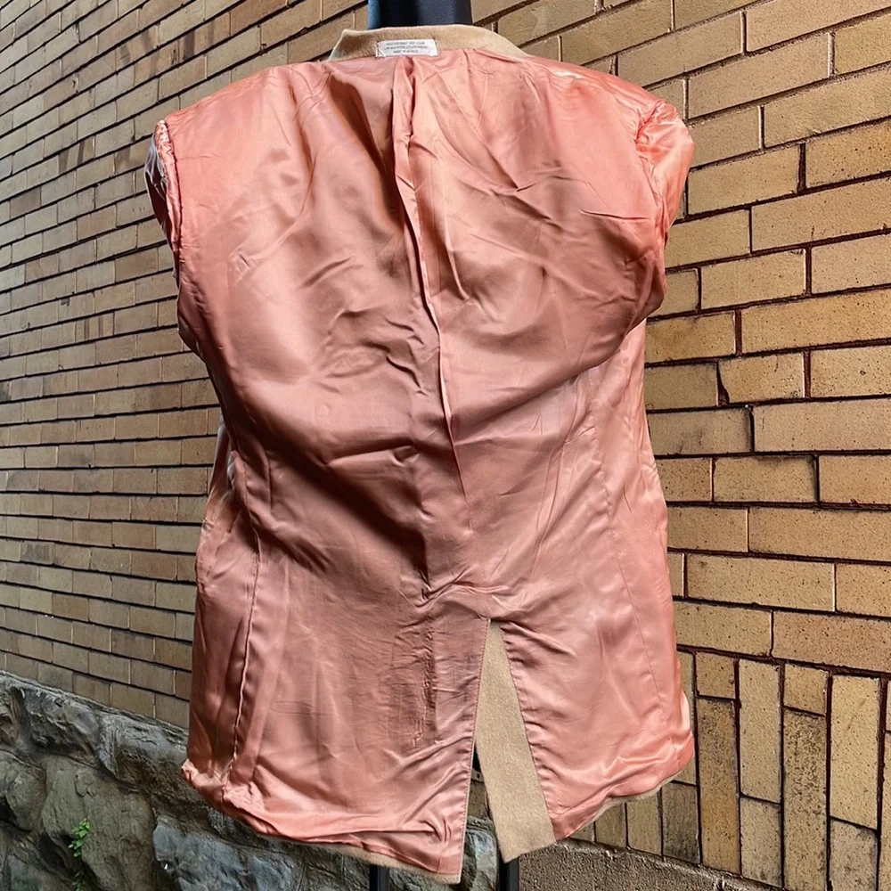 Vintage Evan Picone beige sport coat Measurements